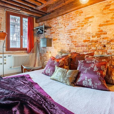 Casa Manina Sul Ponte - Your Private Canal View Venice Ngoại thất bức ảnh
