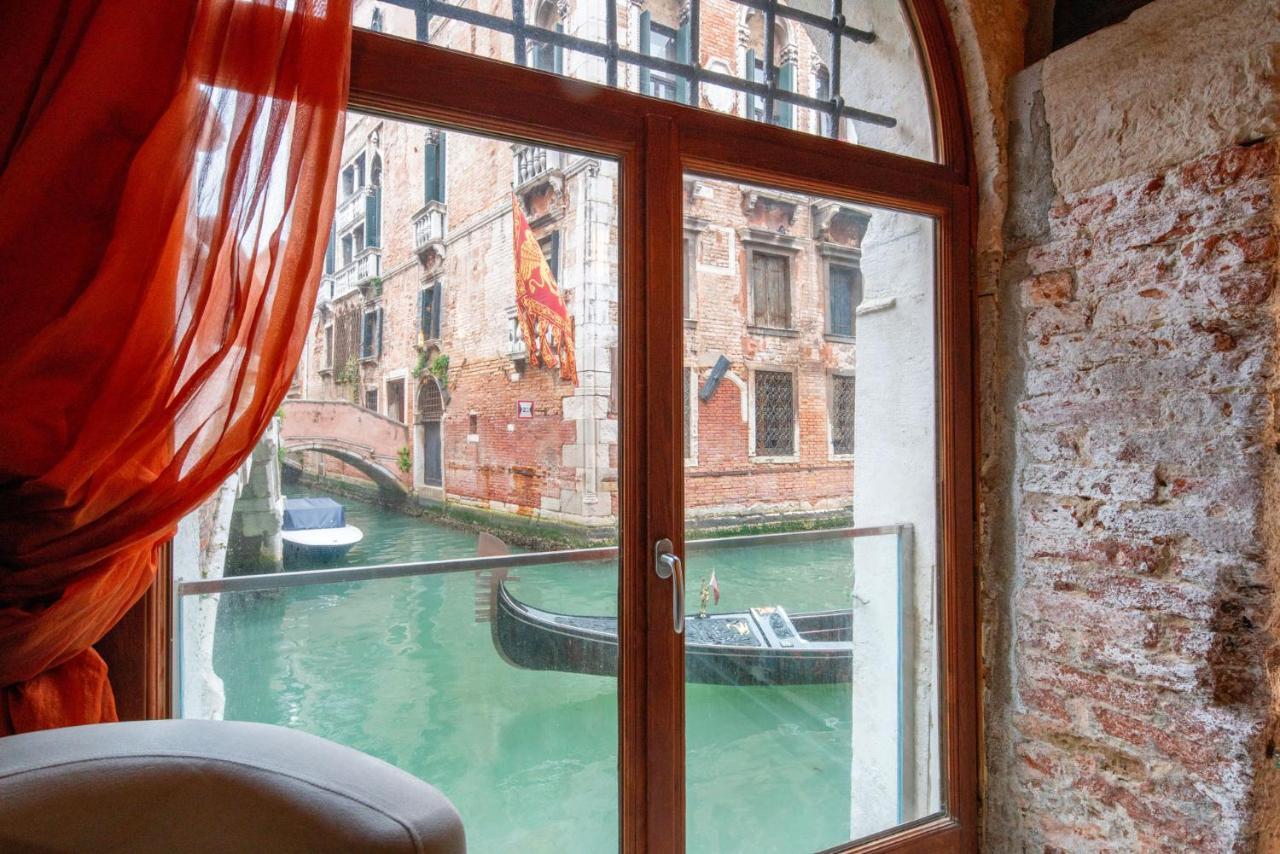 Casa Manina Sul Ponte - Your Private Canal View Venice Ngoại thất bức ảnh