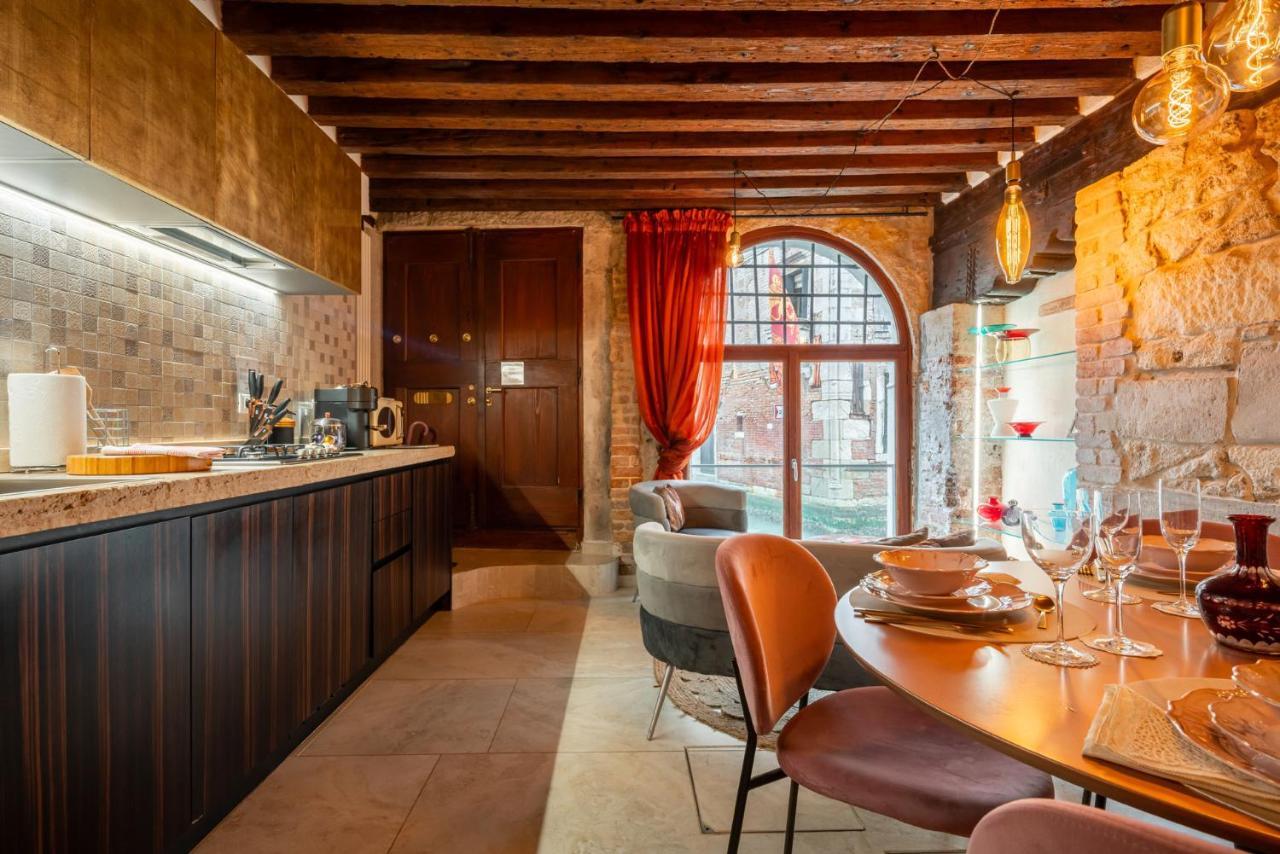 Casa Manina Sul Ponte - Your Private Canal View Venice Ngoại thất bức ảnh