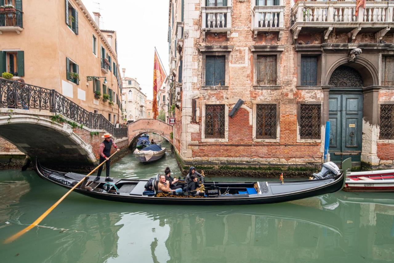 Casa Manina Sul Ponte - Your Private Canal View Venice Ngoại thất bức ảnh