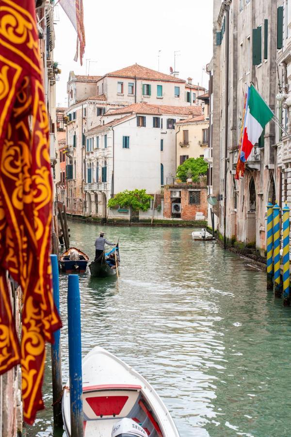 Casa Manina Sul Ponte - Your Private Canal View Venice Ngoại thất bức ảnh