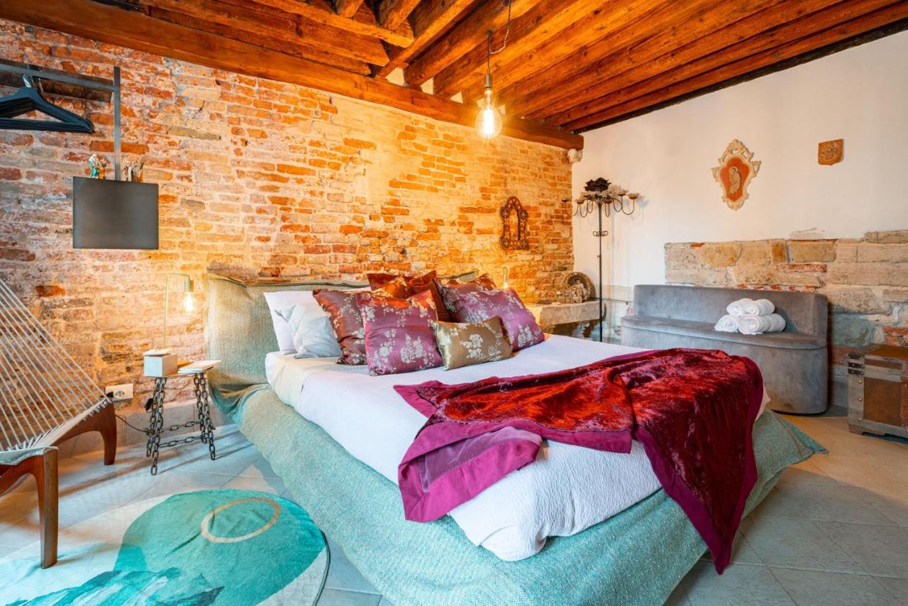 Casa Manina Sul Ponte - Your Private Canal View Venice Ngoại thất bức ảnh