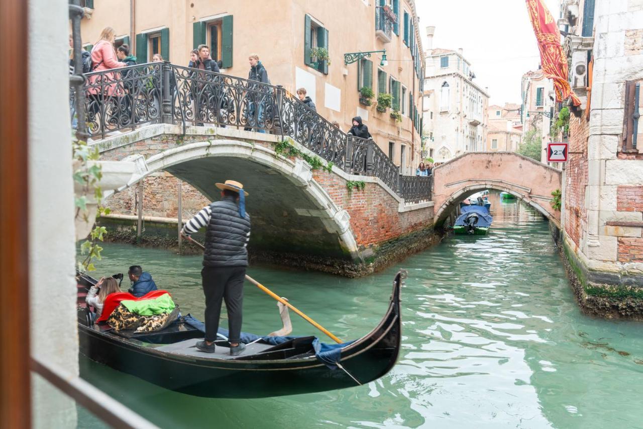 Casa Manina Sul Ponte - Your Private Canal View Venice Ngoại thất bức ảnh