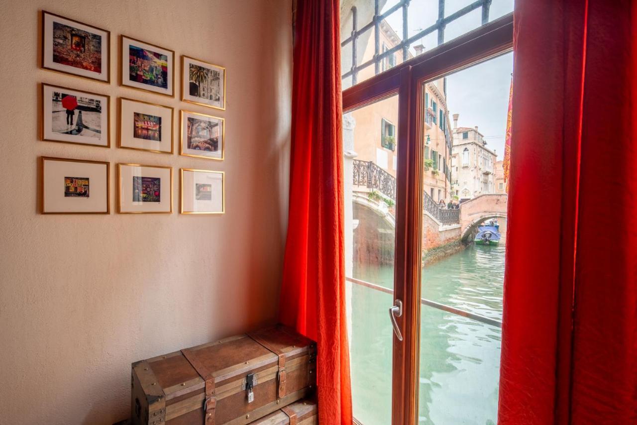 Casa Manina Sul Ponte - Your Private Canal View Venice Ngoại thất bức ảnh