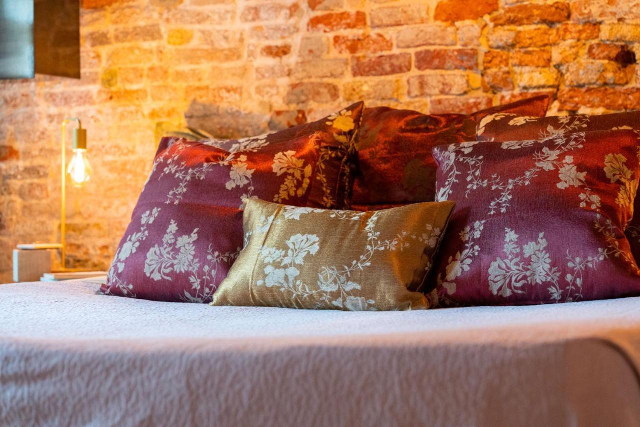 Casa Manina Sul Ponte - Your Private Canal View Venice Ngoại thất bức ảnh