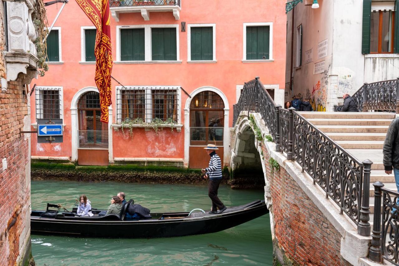Casa Manina Sul Ponte - Your Private Canal View Venice Ngoại thất bức ảnh