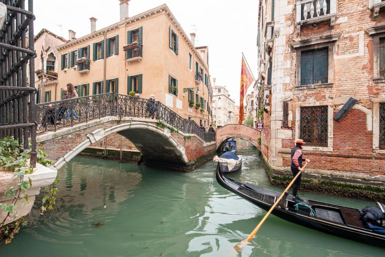 Casa Manina Sul Ponte - Your Private Canal View Venice Ngoại thất bức ảnh