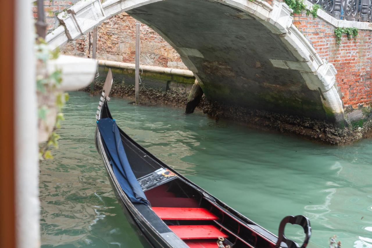 Casa Manina Sul Ponte - Your Private Canal View Venice Ngoại thất bức ảnh