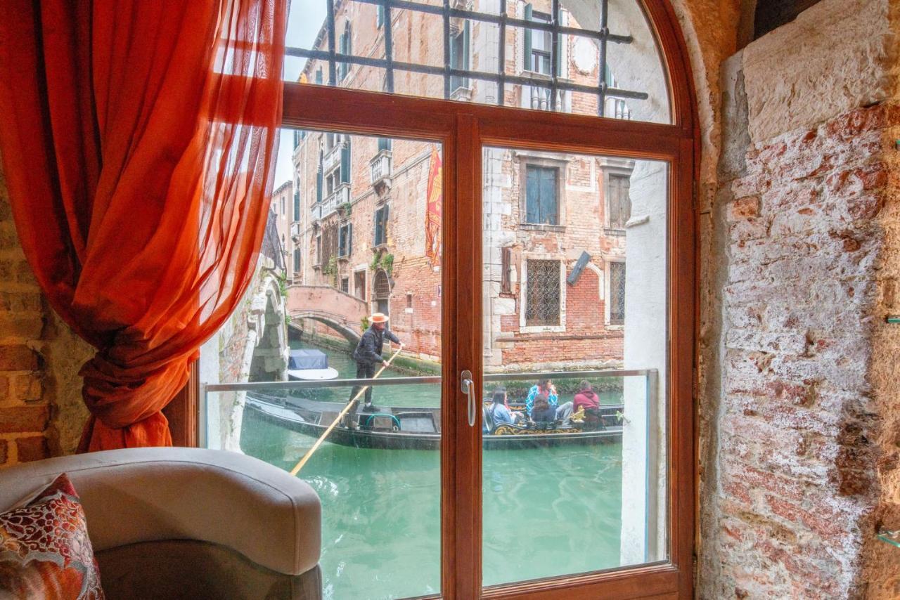 Casa Manina Sul Ponte - Your Private Canal View Venice Ngoại thất bức ảnh